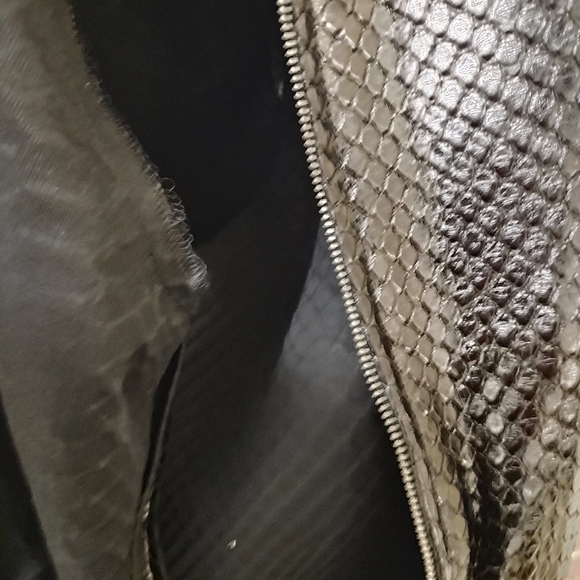 GUCCI TOP OR JACKET BLACK PYTHON - Picture 11 of 13